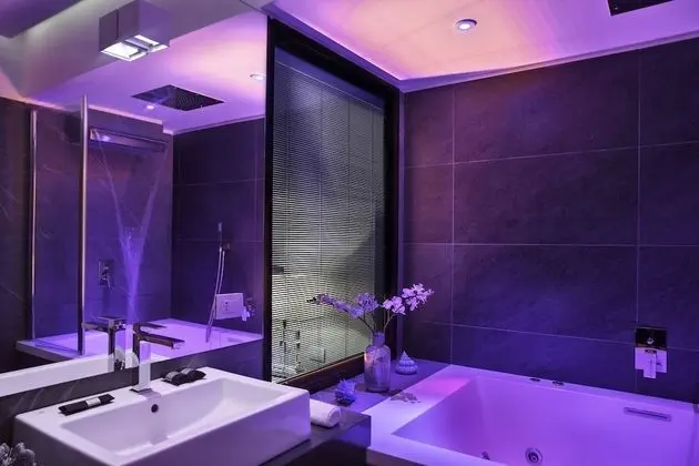 Tek Büyük Yataklı Oda, Jakuzi