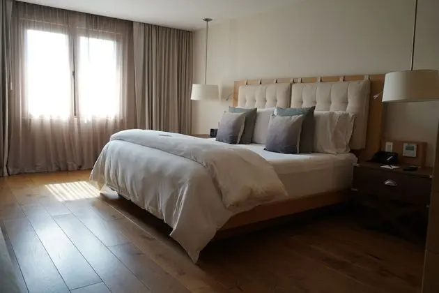 Standard Oda, 1 En Büyük (King) Boy Yatak, Şehir Manzaralı (Essential King Room)