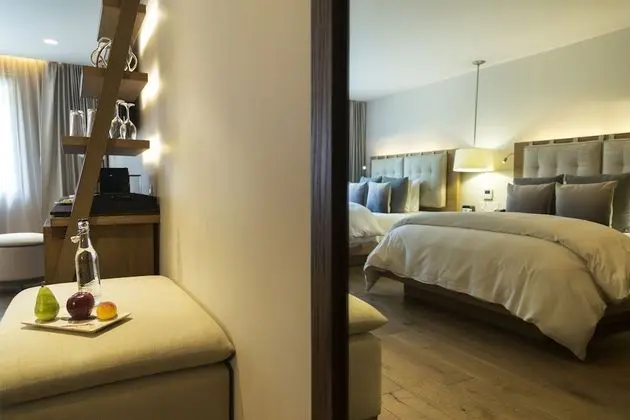 Standard Oda, 2 Çift Kişilik Yatak, Avlu Manzaralı (Essential Double Room)