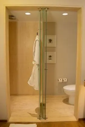 Standard Oda, 2 Çift Kişilik Yatak, Avlu Manzaralı (Essential Double Room)