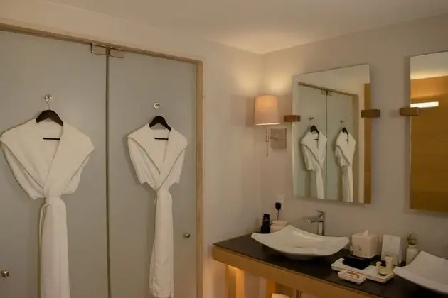 Standard Oda, 2 Çift Kişilik Yatak, Avlu Manzaralı (Essential Double Room)