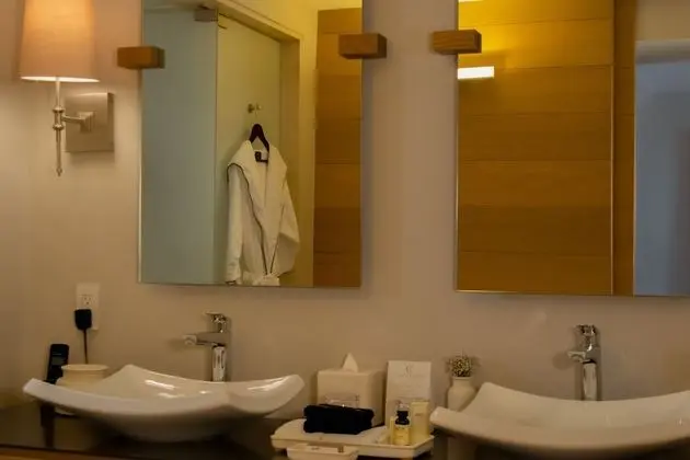 Standard Oda, 2 Çift Kişilik Yatak, Avlu Manzaralı (Essential Double Room)
