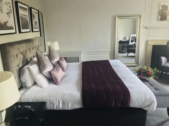 Premium Tek Büyük veya İki Ayrı Yataklı Oda