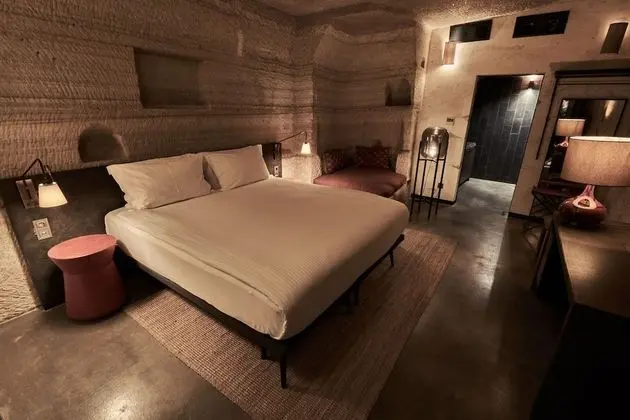 Deluxe Room, 1 Queen Bed (Cave)