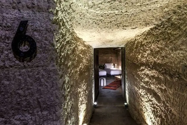 Deluxe Room, 1 Queen Bed (Cave)