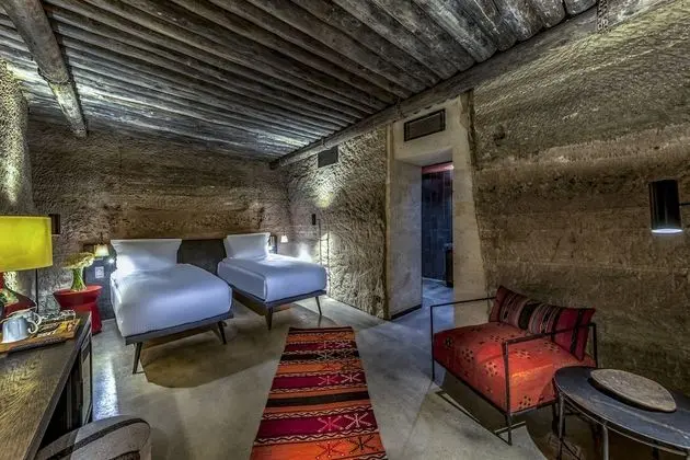 Deluxe Room, 1 Queen Bed (Cave)