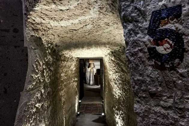 Deluxe Room, 1 Queen Bed (Cave)