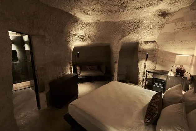 Deluxe Room, 1 Queen Bed (Cave)