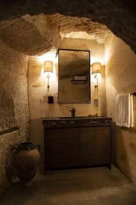 Deluxe Room, 1 Queen Bed (Cave)