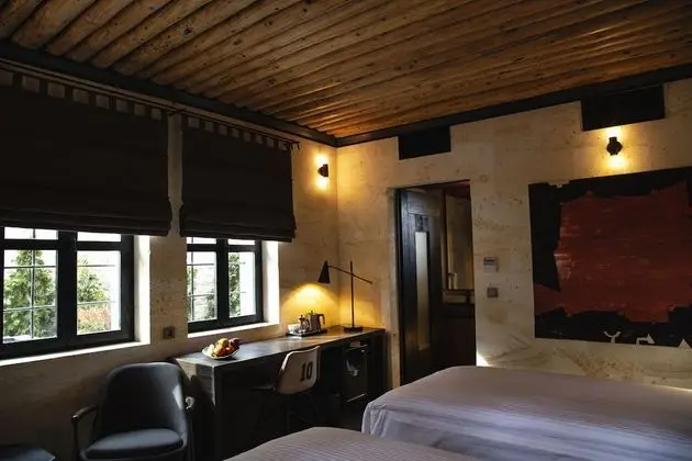 Superior Room, 1 Queen Bed (Masonry)