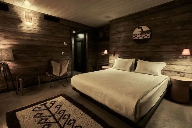 Superior Room, 1 Queen Bed (Masonry)
