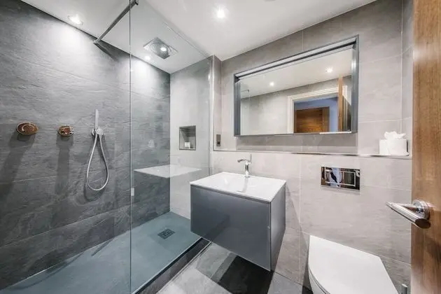 Luxury Ev, Banyolu/Duşlu