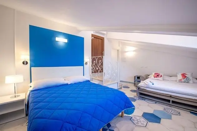Dört Kişilik Oda, Deniz Manzaralı