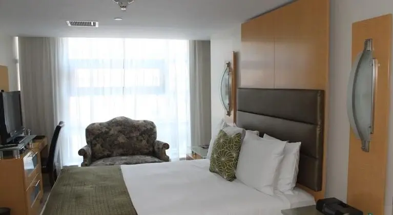 Çift ​​kişilik Queen Size Bed