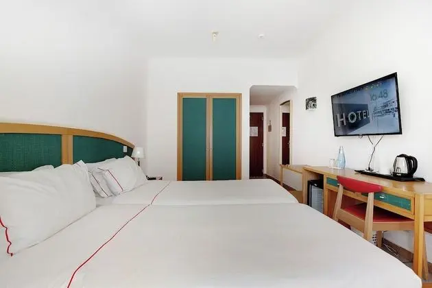 İki Ayrı Yataklı Oda, Şehir Manzaralı