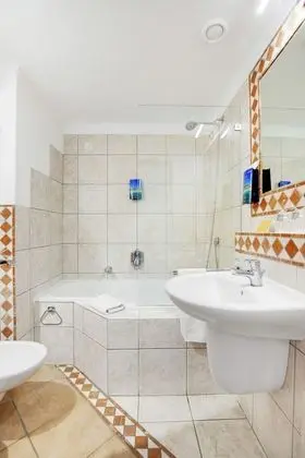 İki Ayrı Yataklı Oda, Şehir Manzaralı