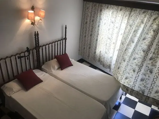 Tek Büyük veya İki Ayrı Yataklı Oda