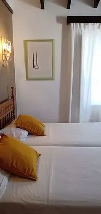 Tek Büyük veya İki Ayrı Yataklı Oda