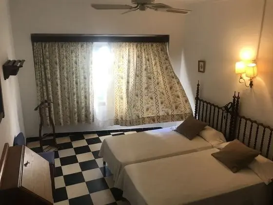 Tek Büyük veya İki Ayrı Yataklı Oda