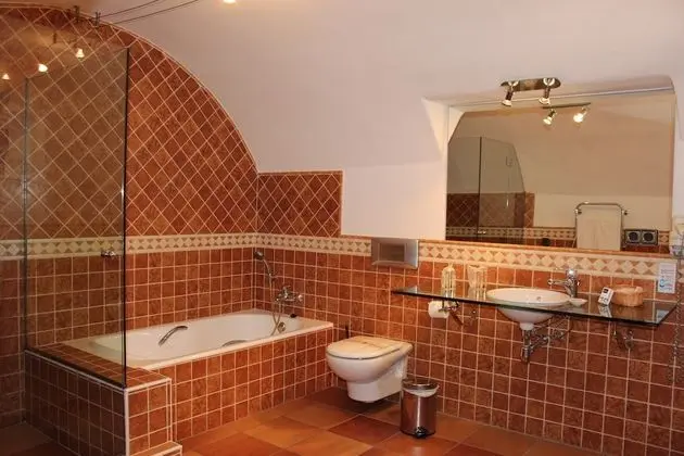 Tek Büyük Yataklı Oda, Balkon