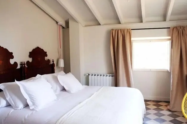 Tek Büyük veya İki Ayrı Yataklı Oda, Dağ Manzaralı