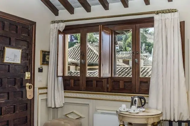 Deluxe Tek Büyük Yataklı Oda (Alhambra View)