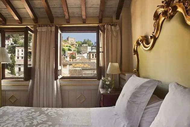 Deluxe Tek Büyük Yataklı Oda (Alhambra View)
