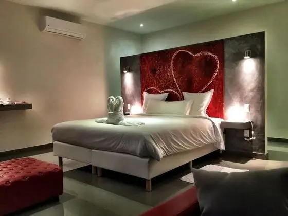 Glamour Suite, 1 King Bed, Balcony, Poolside