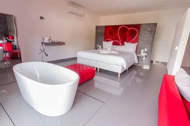 Glamour Suite, 1 King Bed, Balcony, Poolside