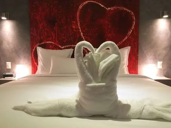 Glamour Suite, 1 King Bed, Balcony, Poolside