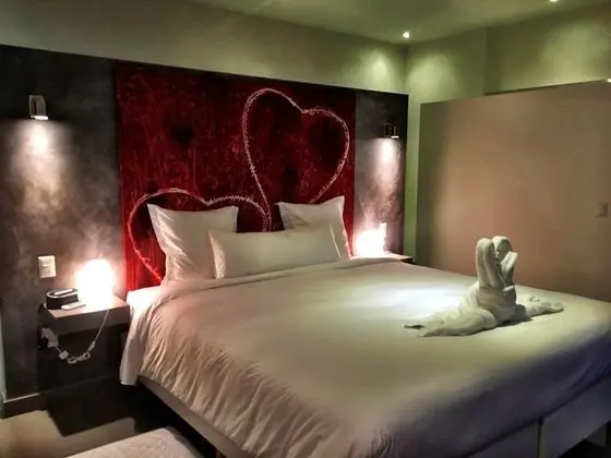 Glamour Suite, 1 King Bed, Balcony, Poolside