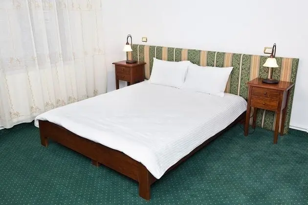 Premium Tek Büyük Yataklı Oda