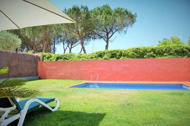 Ev, 5 Yatak Odası, Kişiye Özel Havuzlu