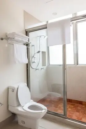 Tek Büyük Yataklı Oda, Balkon