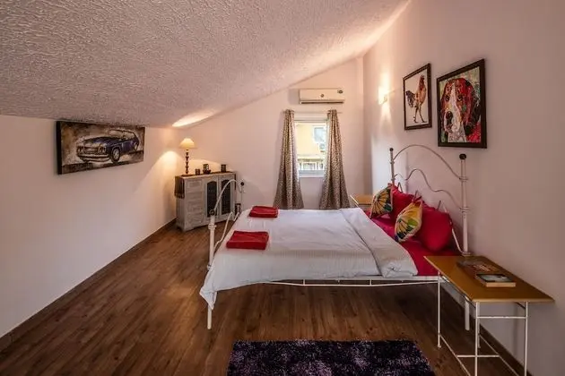 Villa, Birden Çok Yatak, Sigara İçilmez