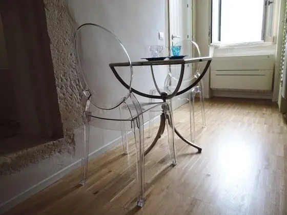 Tek Büyük veya İki Ayrı Yataklı Oda, Veranda, Zemin Kat