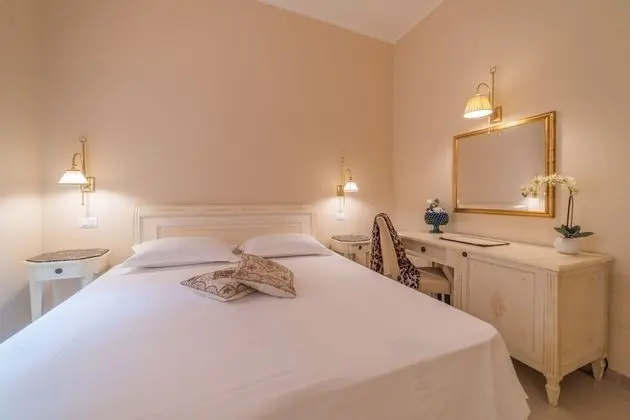 Classic Tek Büyük Yataklı Oda