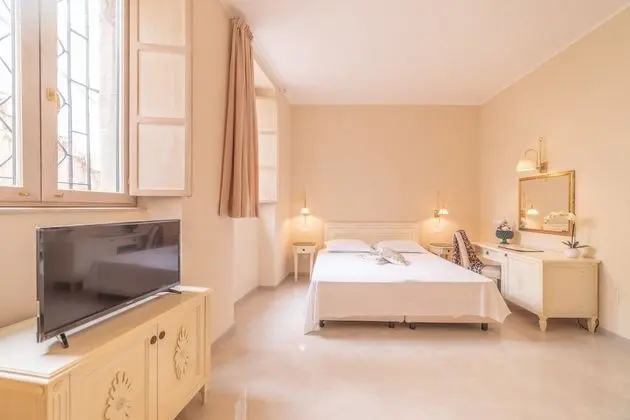 Classic Tek Büyük Yataklı Oda