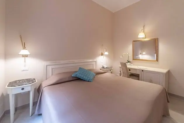 Classic Tek Büyük Yataklı Oda