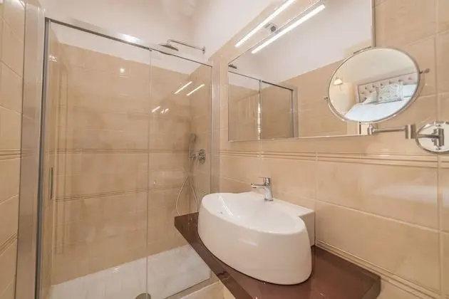 Classic Tek Büyük Yataklı Oda