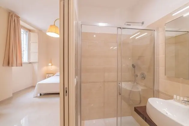 Classic Tek Büyük Yataklı Oda