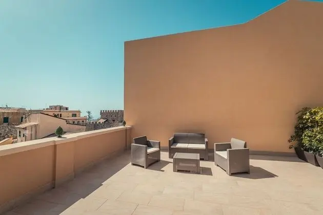 Junior Süit, 1 Büyük (Queen) Boy Yatak, Teras