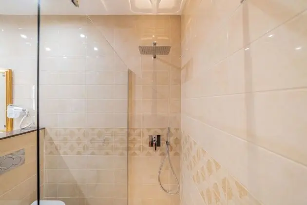 Junior Süit, 1 Büyük (Queen) Boy Yatak, Teras