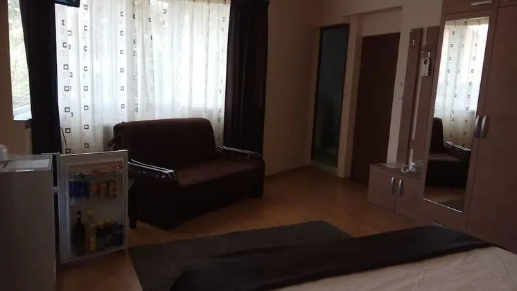 Family Oda, Dağ Manzaralı