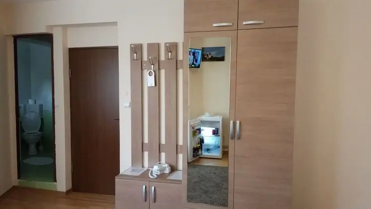 Family Oda, Dağ Manzaralı