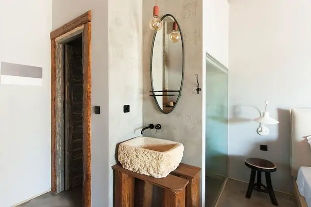Tek Büyük Yataklı Oda, 1 Çift Kişilik Yatak, Havuz Manzaralı
