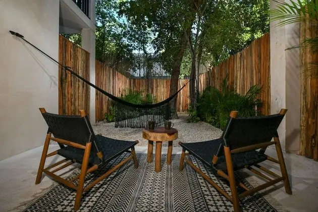 Luxury Suite with King Bed Terrace and Garden