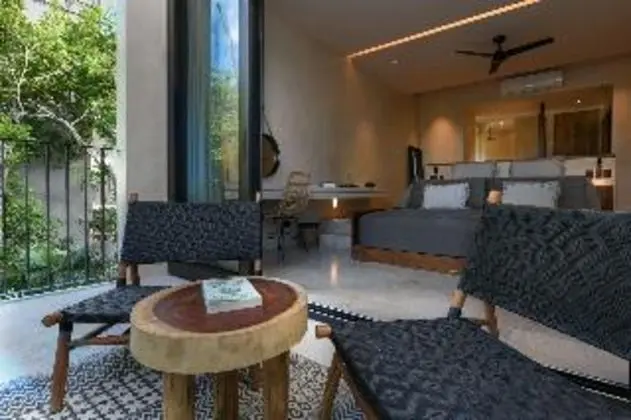 SUITE