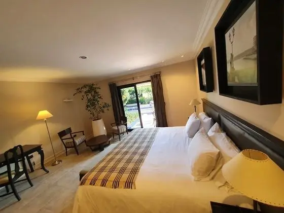 Luxury Oda