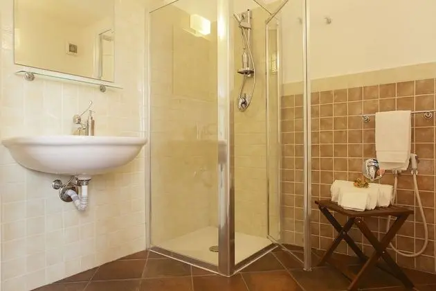 Economy Tek Büyük veya İki Ayrı Yataklı Oda